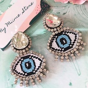 Eye earrings